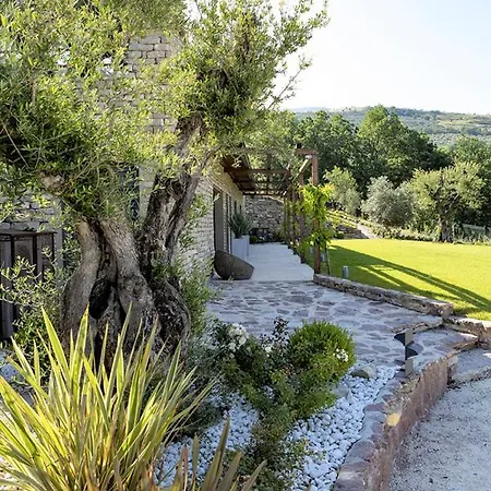 Villa Col D'erba Iii Sleeps 6 With Pool And Air Con